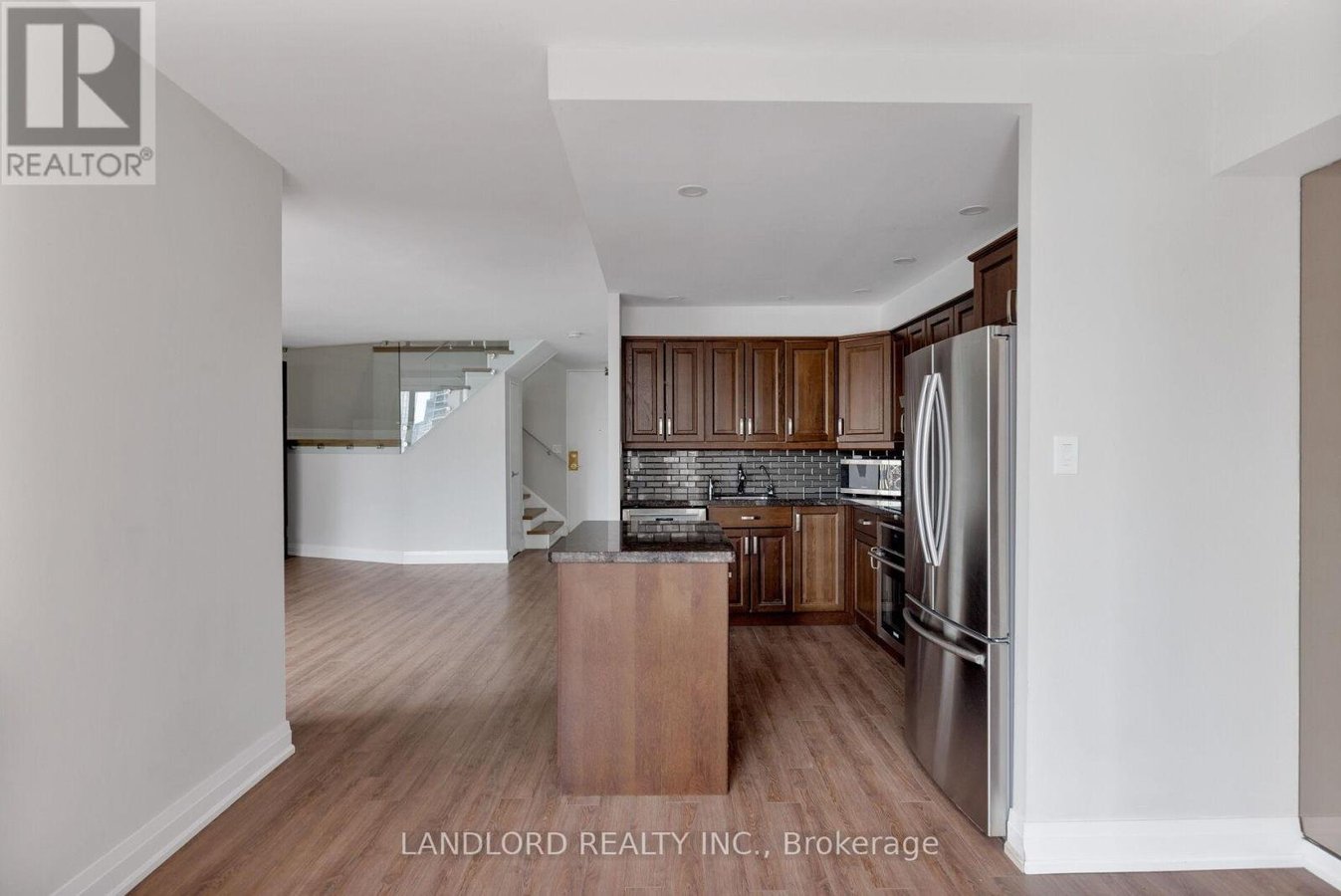 2208 - 33 HARBOUR SQUARE - Photo 5