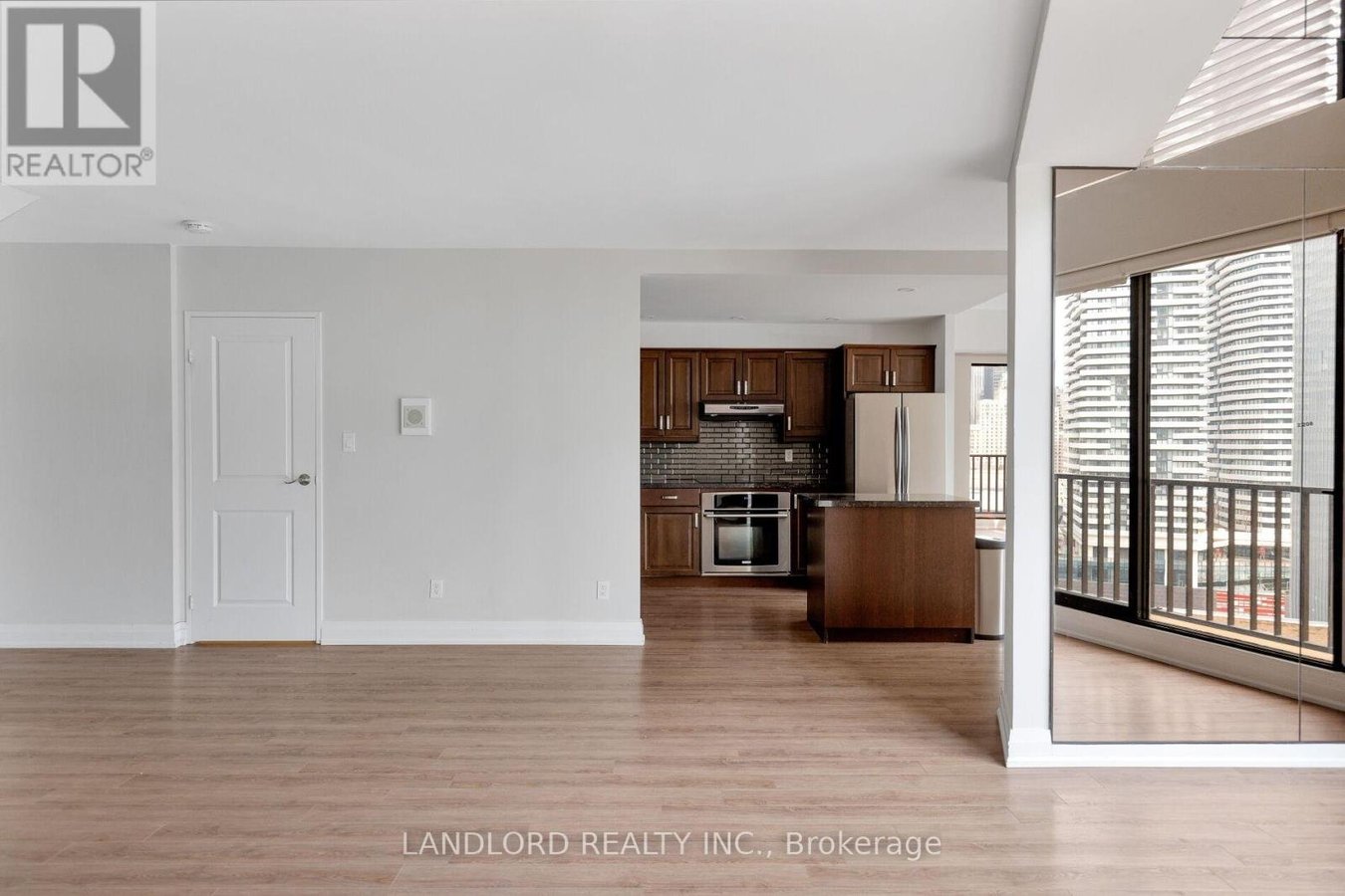 2208 - 33 HARBOUR SQUARE - Photo 6