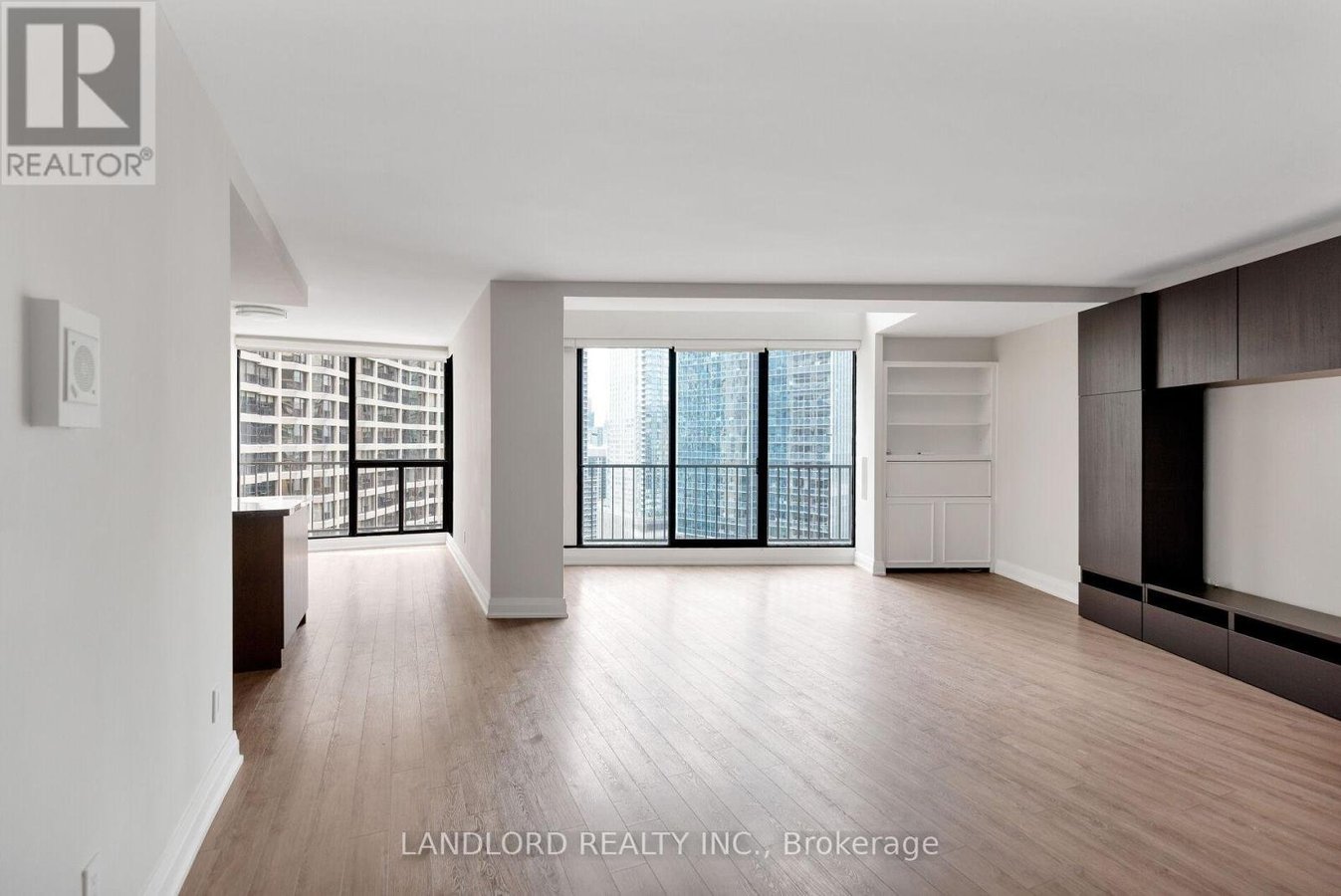 2208 - 33 HARBOUR SQUARE - Photo 8