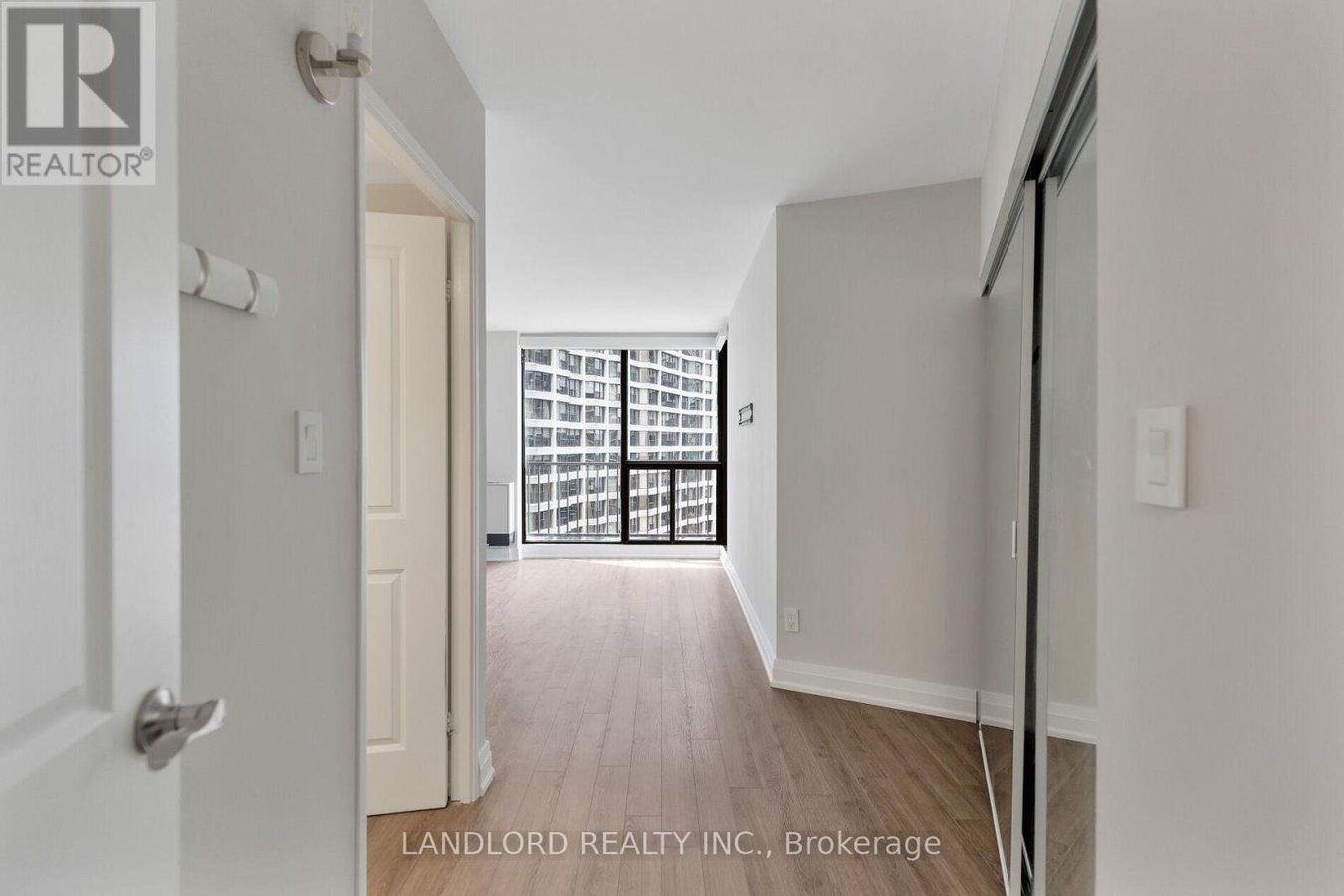 2208 - 33 HARBOUR SQUARE - Photo 24