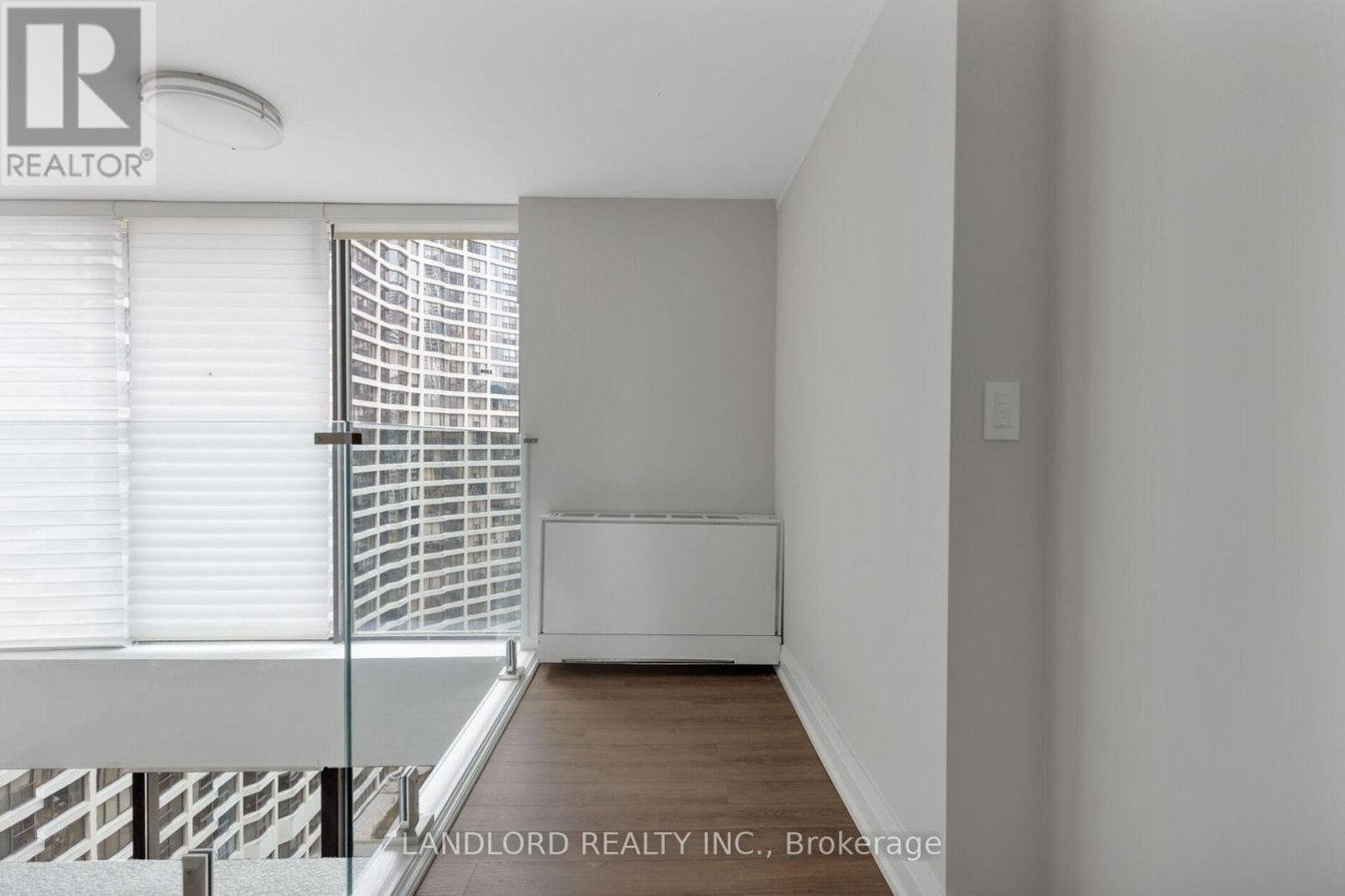2208 - 33 HARBOUR SQUARE - Photo 32
