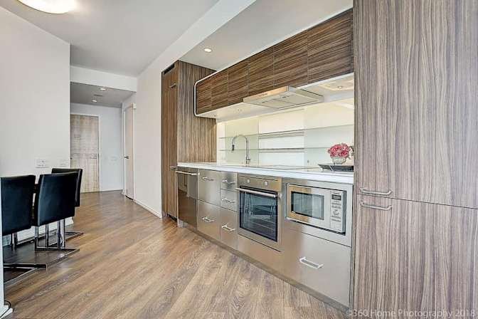 Charles Street East - Photo 8