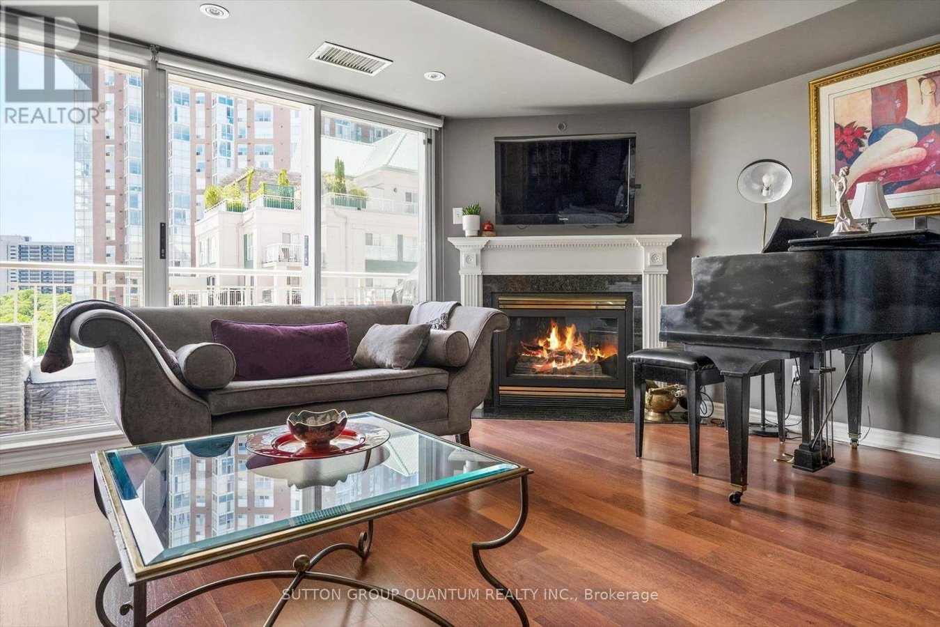 818 - 18 CONCORDE PLACE - Photo 1