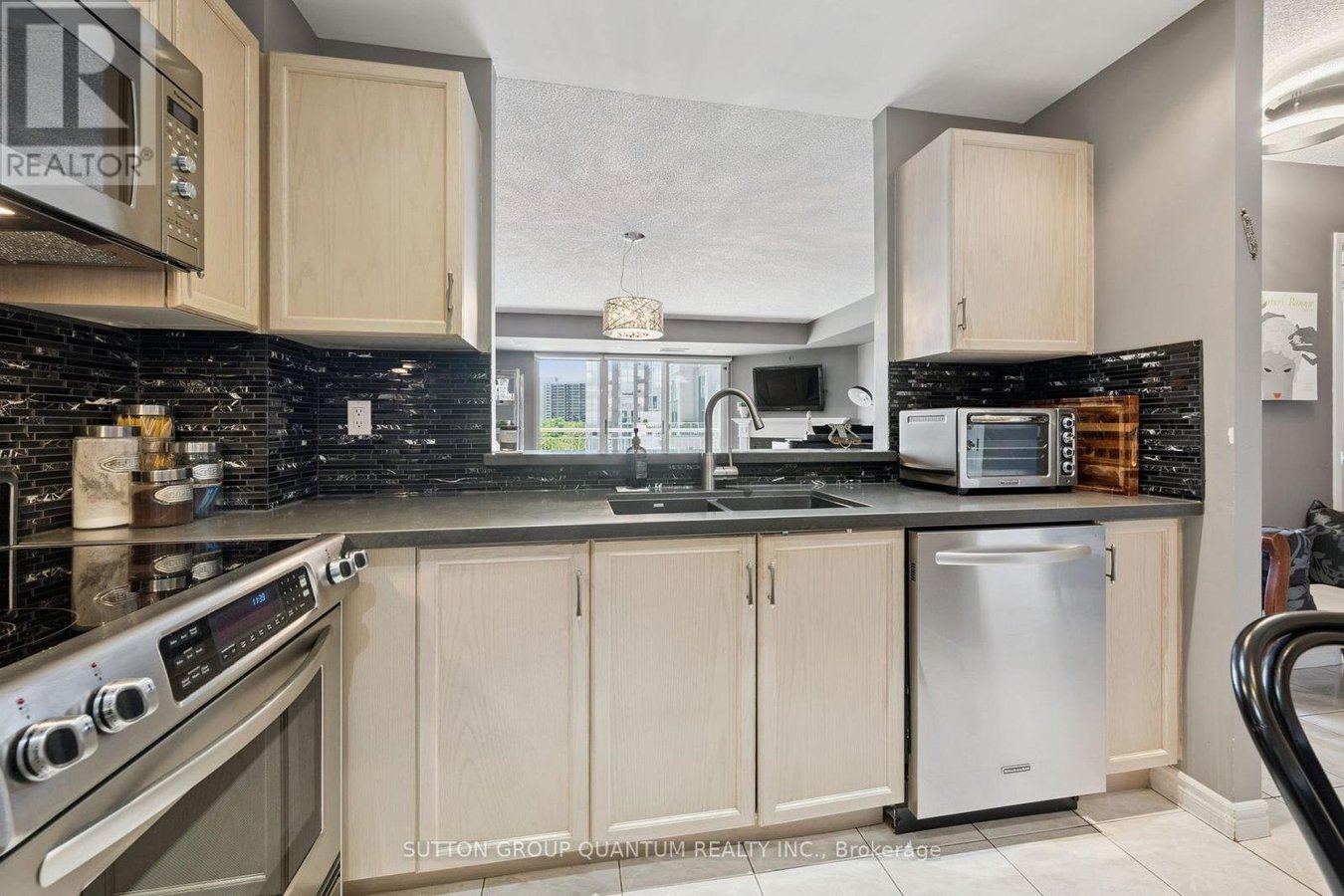 818 - 18 CONCORDE PLACE - Photo 12