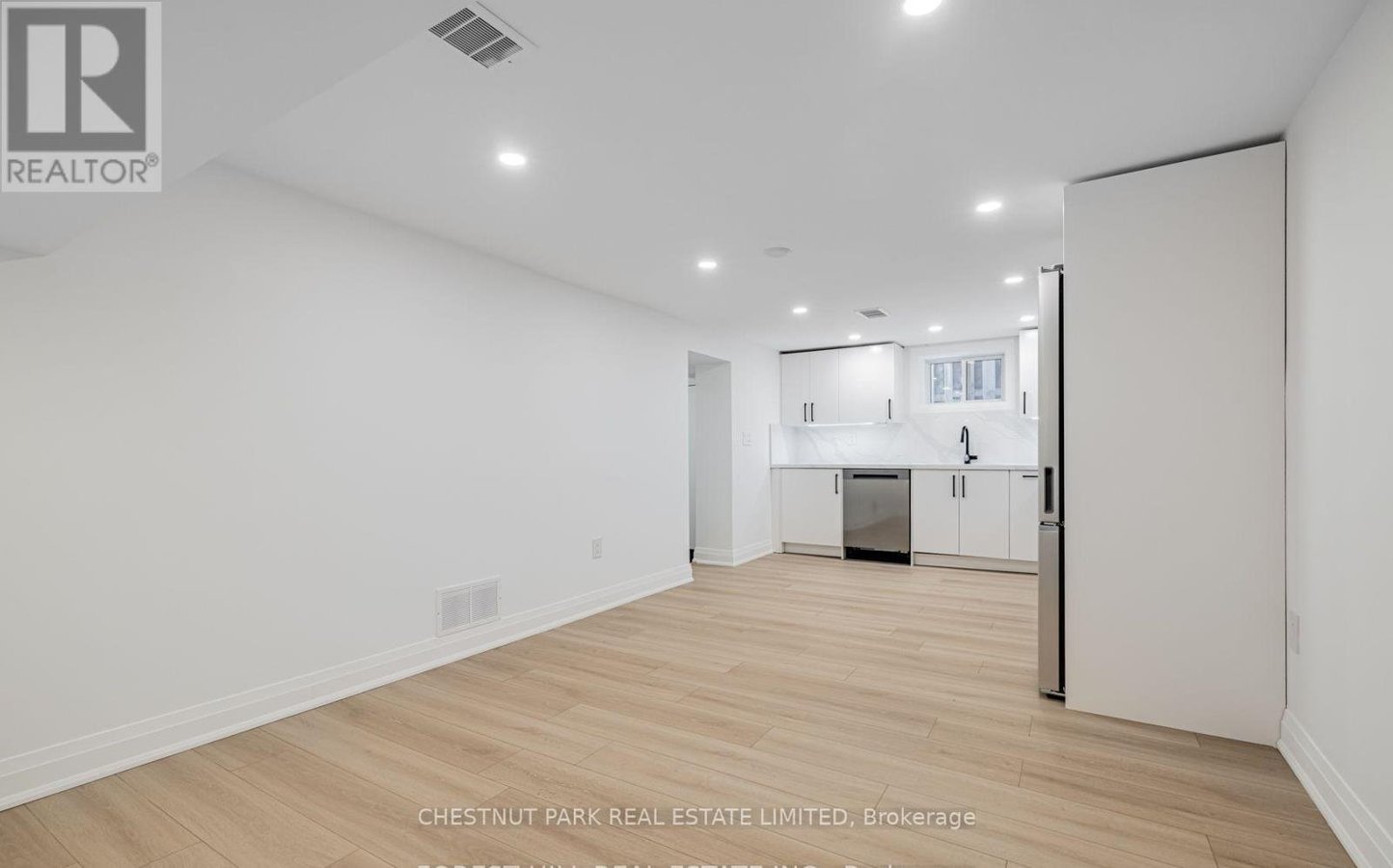 562 DELORAINE AVENUE - Photo 3