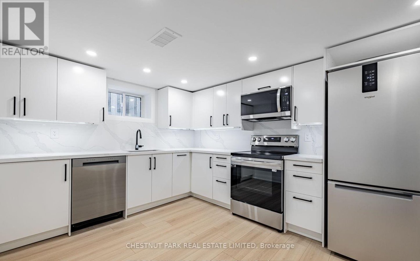 562 DELORAINE AVENUE - Photo 7