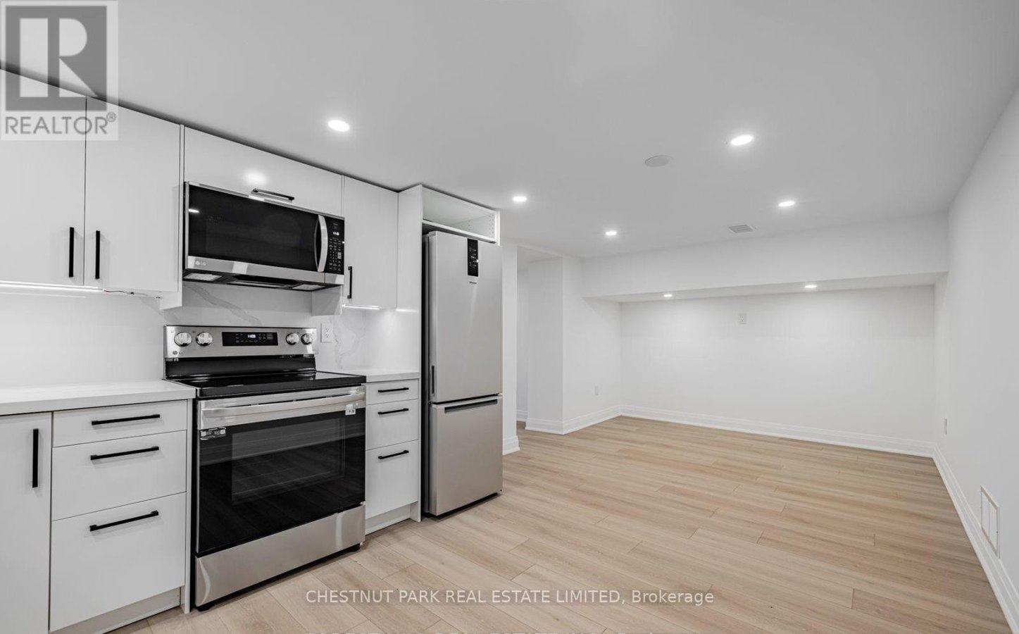 562 DELORAINE AVENUE - Photo 9