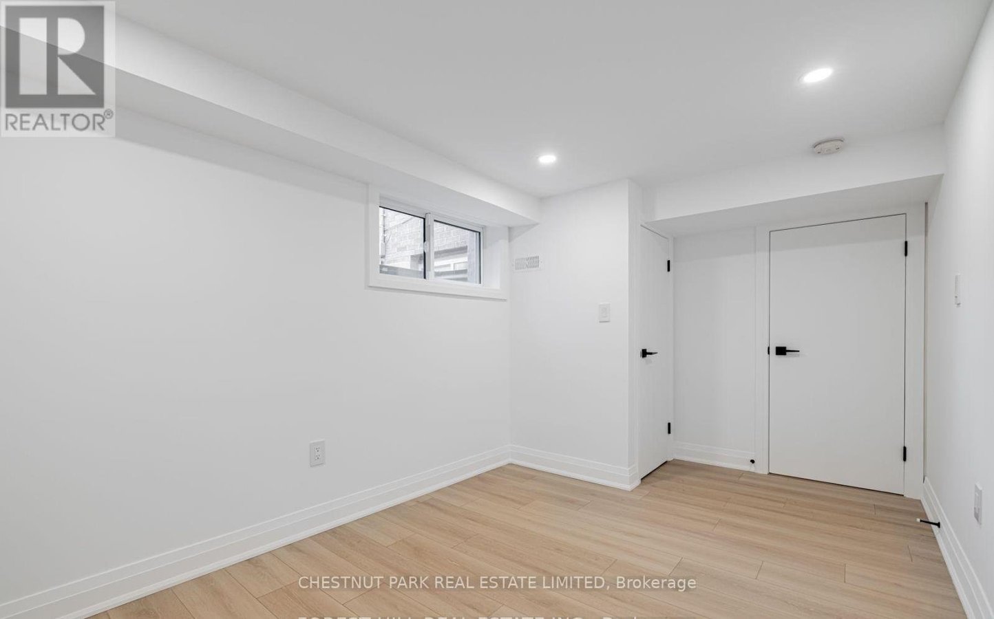 562 DELORAINE AVENUE - Photo 12