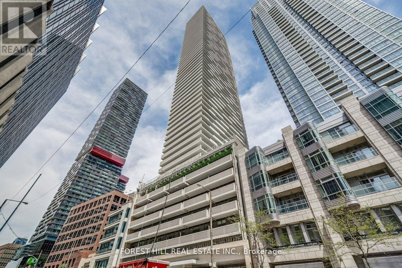 5010 - 2221 YONGE STREET - Photo 2