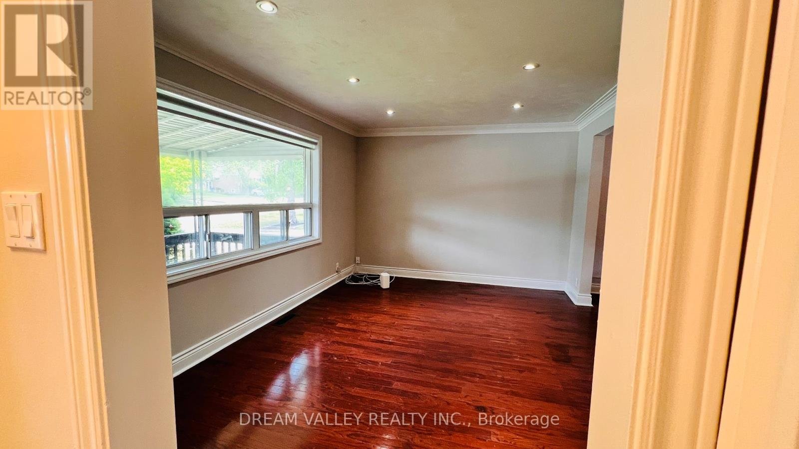 MAIN - 55 COLONIAL AVENUE - Photo 2