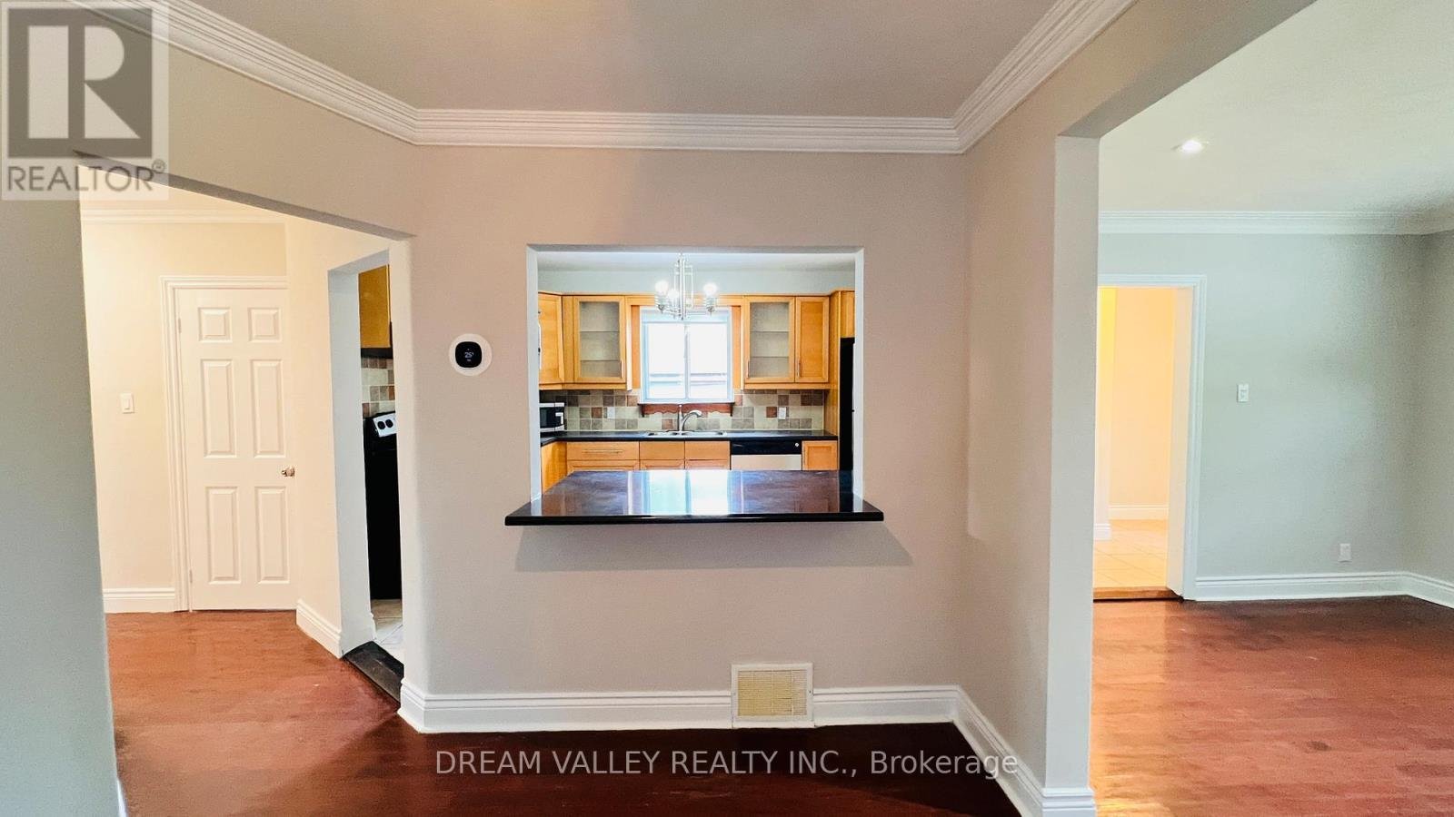 MAIN - 55 COLONIAL AVENUE - Photo 4