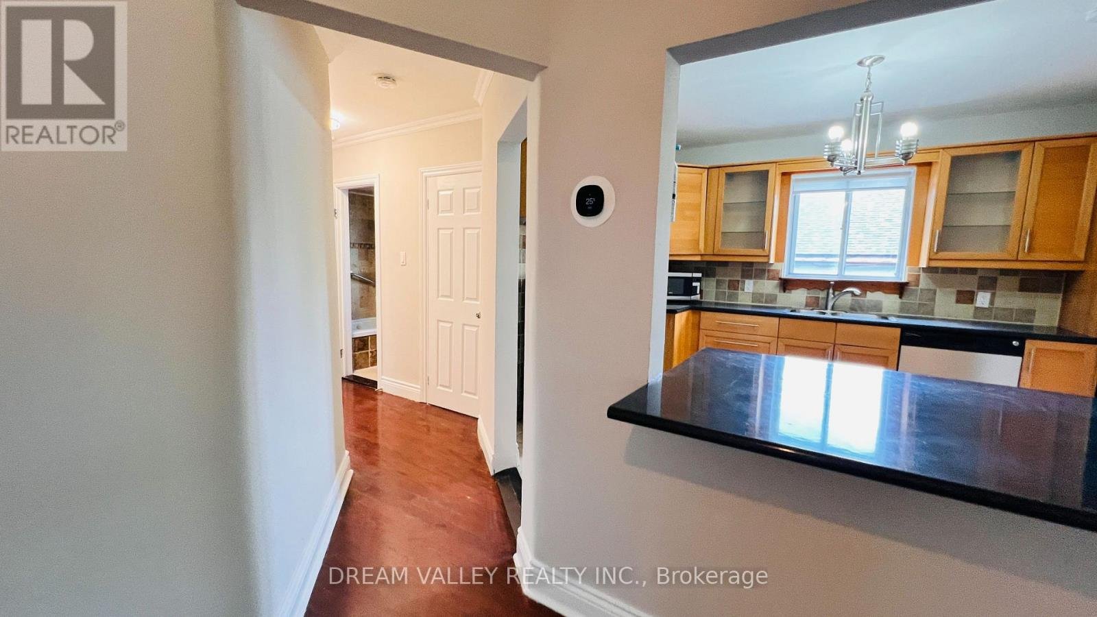MAIN - 55 COLONIAL AVENUE - Photo 6