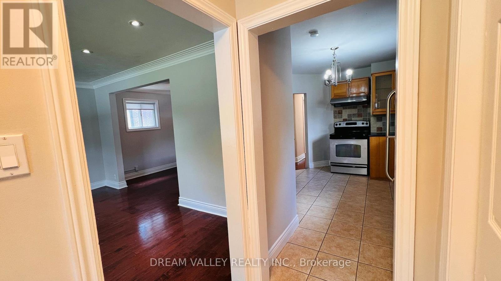 MAIN - 55 COLONIAL AVENUE - Photo 7