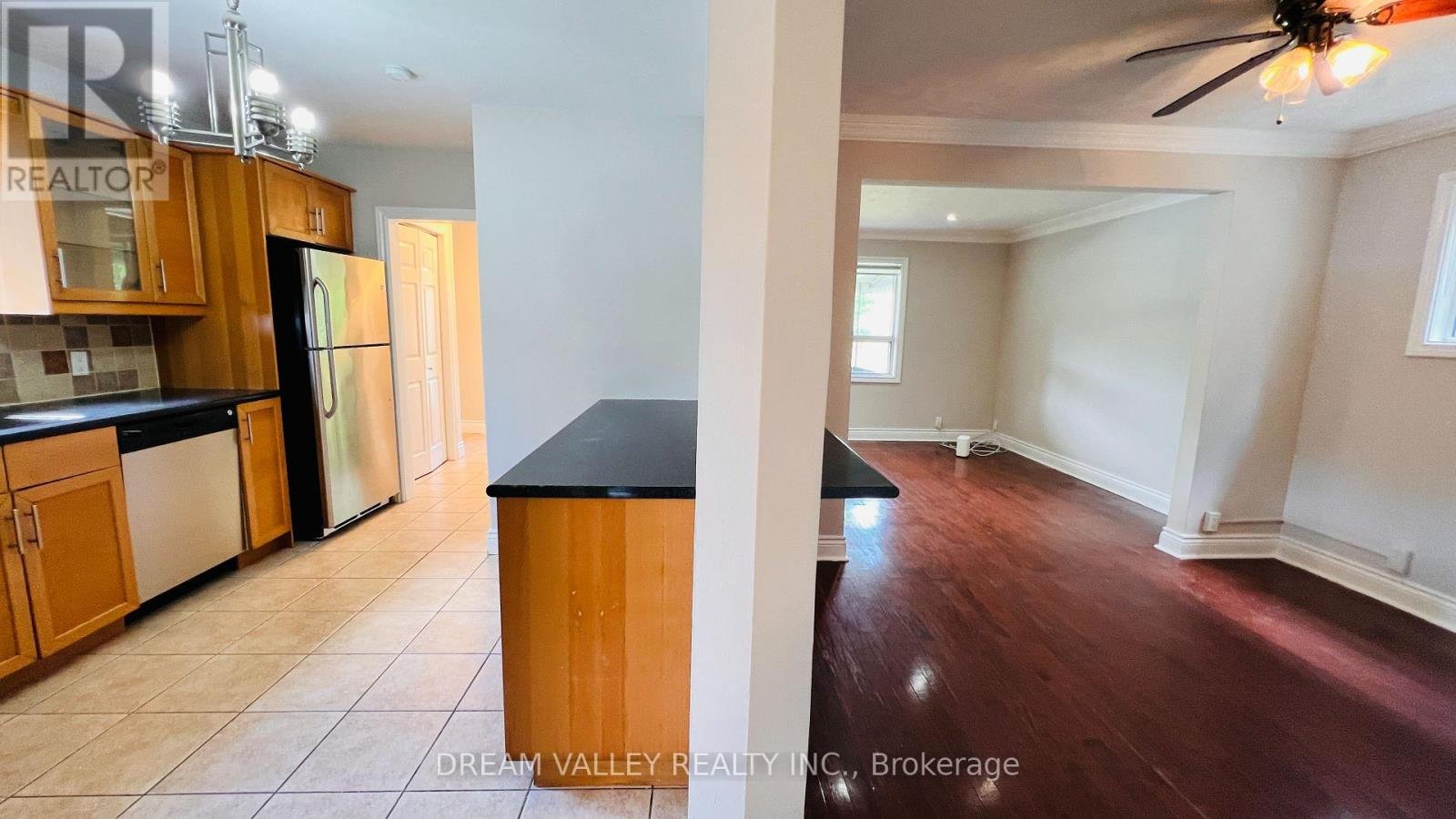 MAIN - 55 COLONIAL AVENUE - Photo 9
