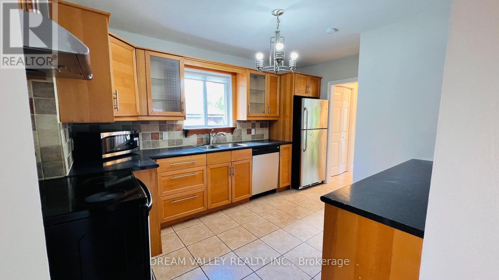 MAIN - 55 COLONIAL AVENUE - Photo 10