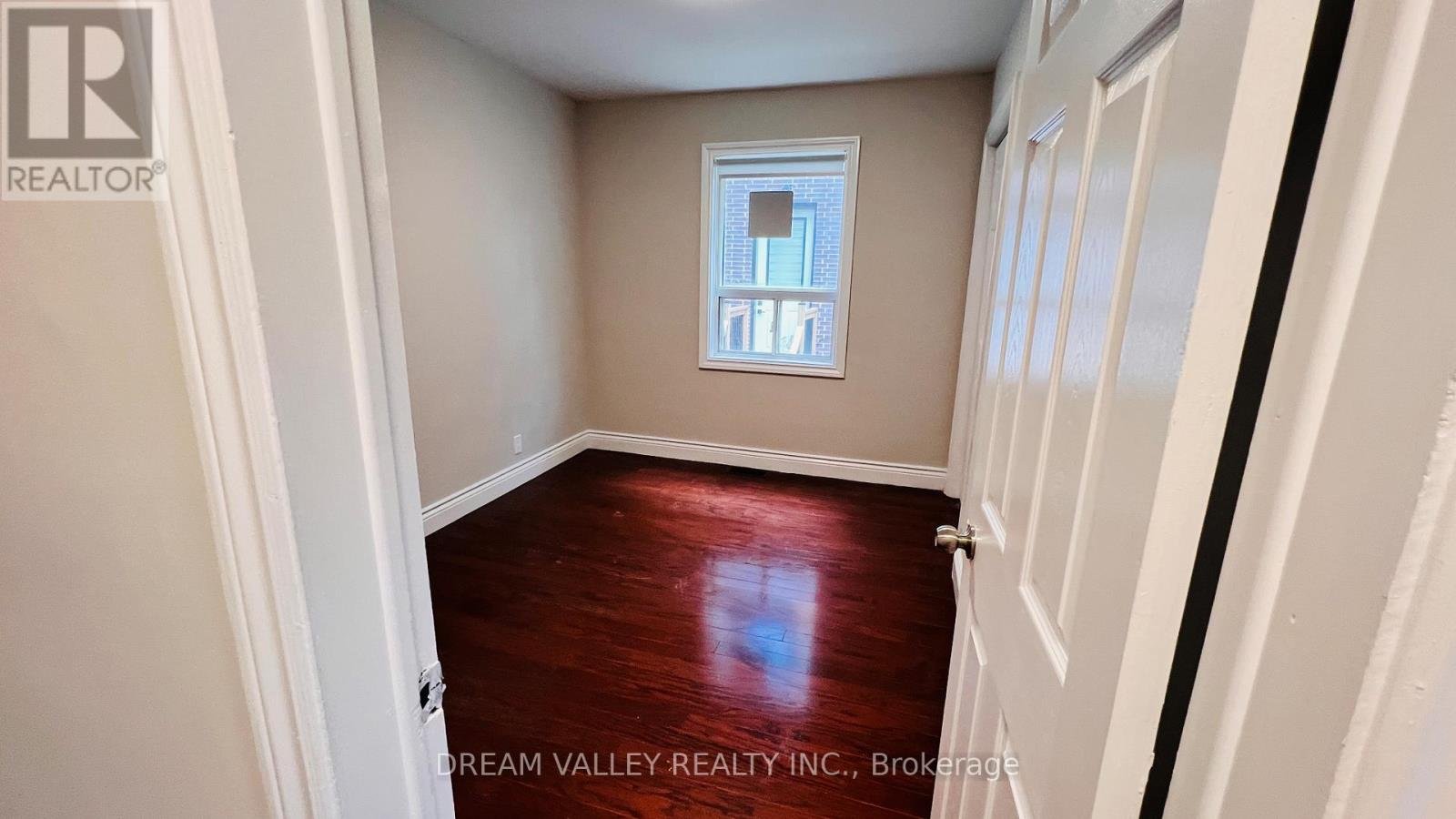 MAIN - 55 COLONIAL AVENUE - Photo 13