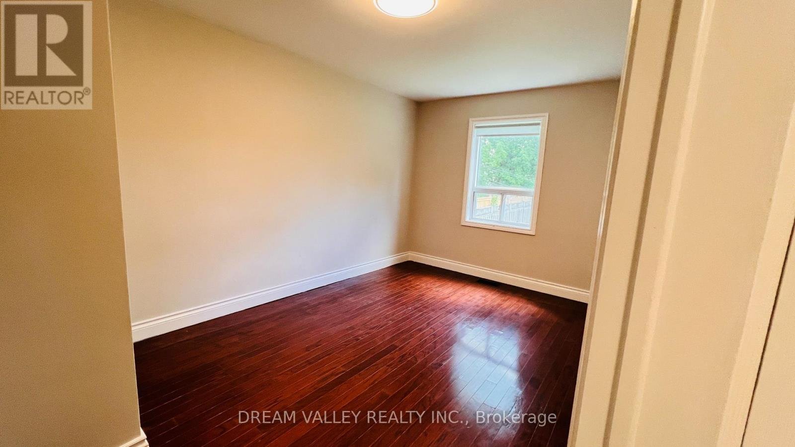 MAIN - 55 COLONIAL AVENUE - Photo 14