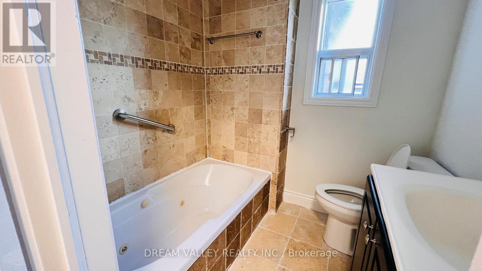 MAIN - 55 COLONIAL AVENUE - Photo 16