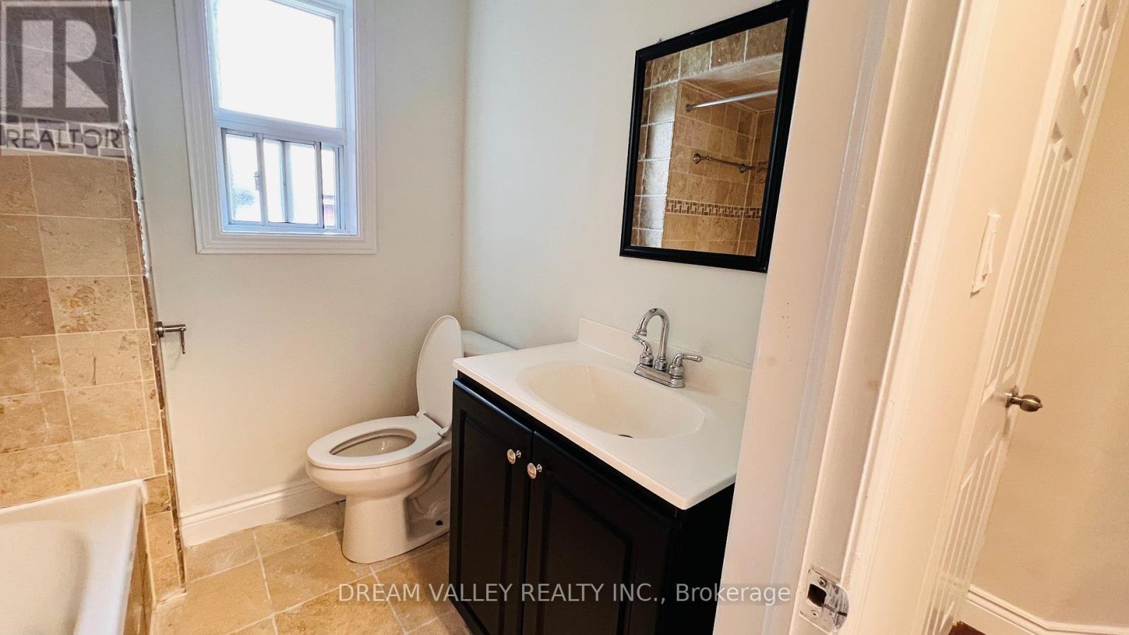 MAIN - 55 COLONIAL AVENUE - Photo 17