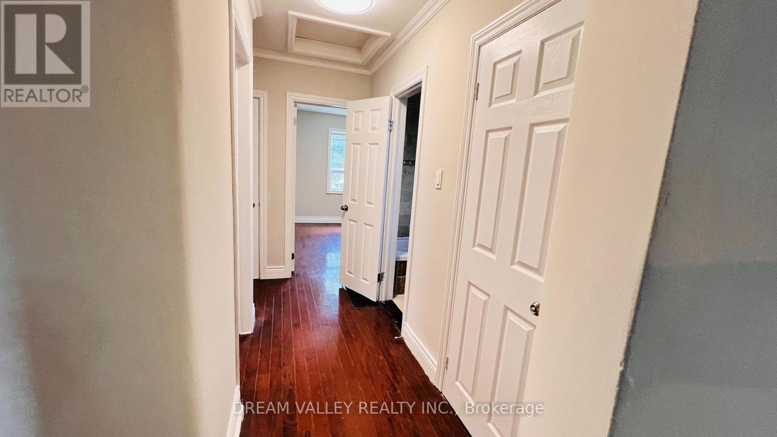 MAIN - 55 COLONIAL AVENUE - Photo 18