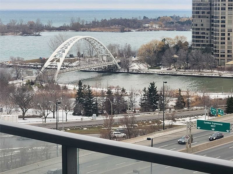 103 The Queensway - Photo 1