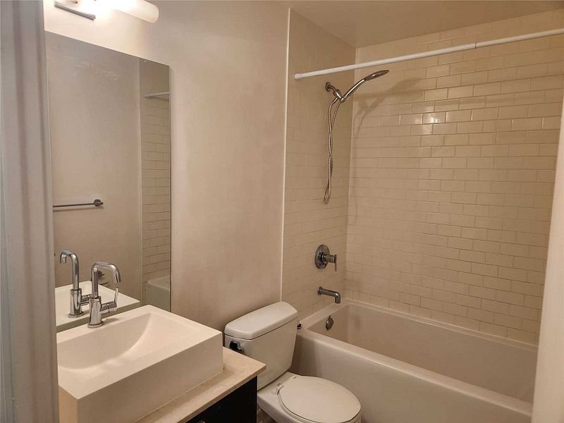 103 The Queensway - Photo 8