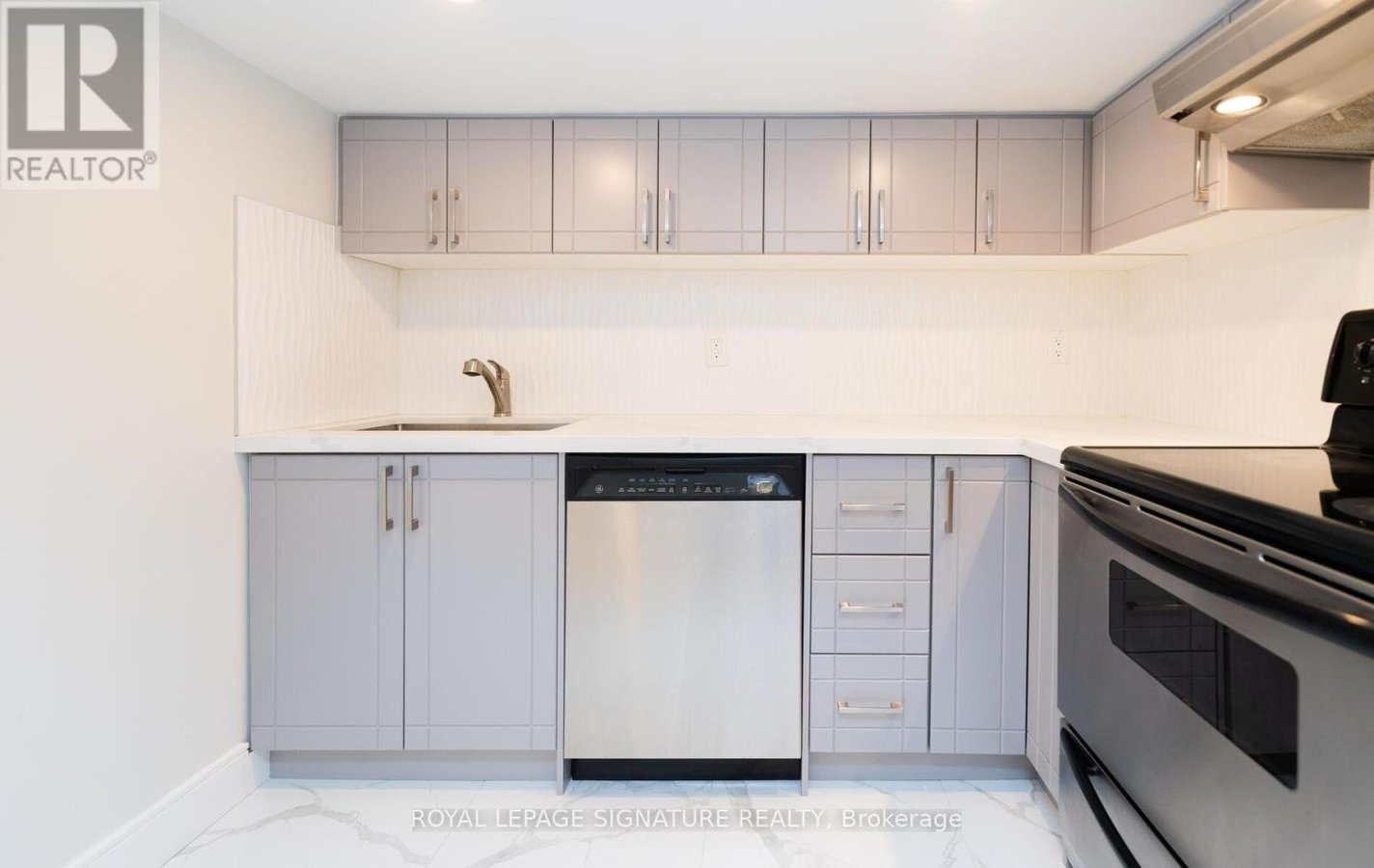 BSMT - 263 HOUNSLOW AVENUE - Photo 5