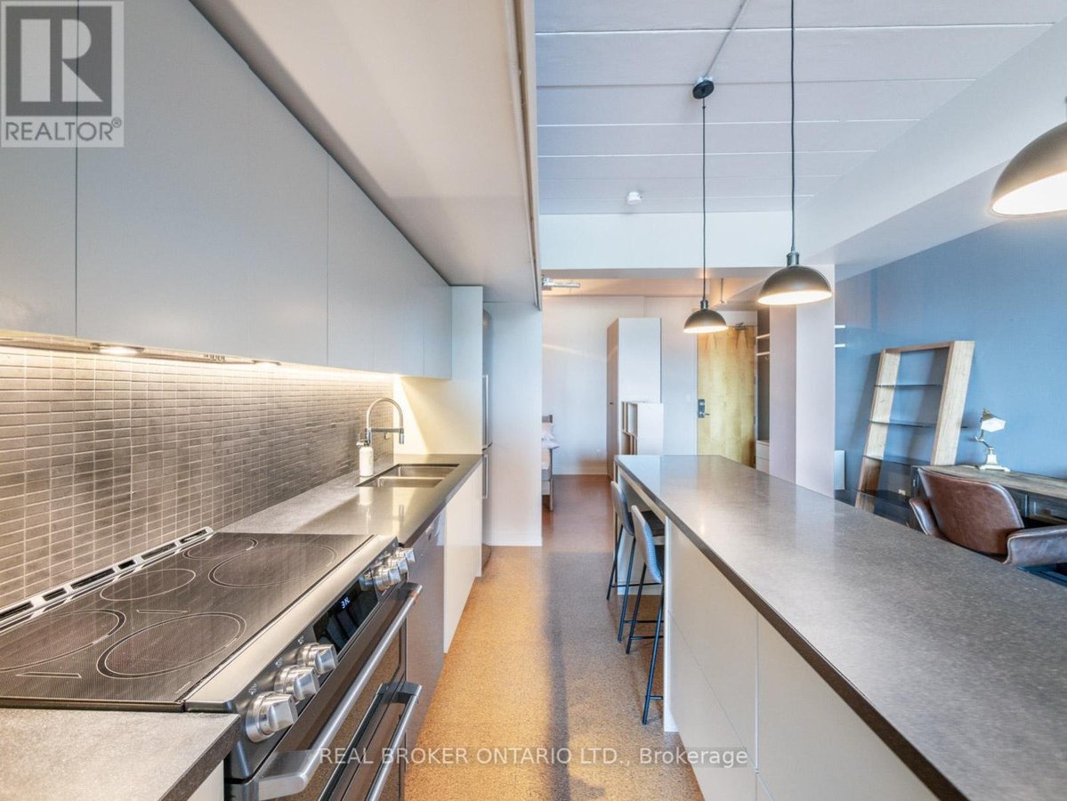 405 - 160 BALDWIN STREET - Photo 10