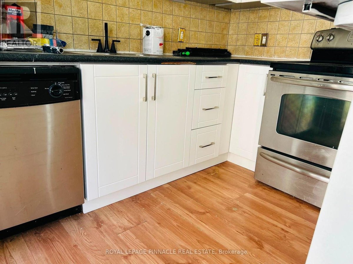 210 - 26 WESTERN BATTERY ROAD - Photo 5