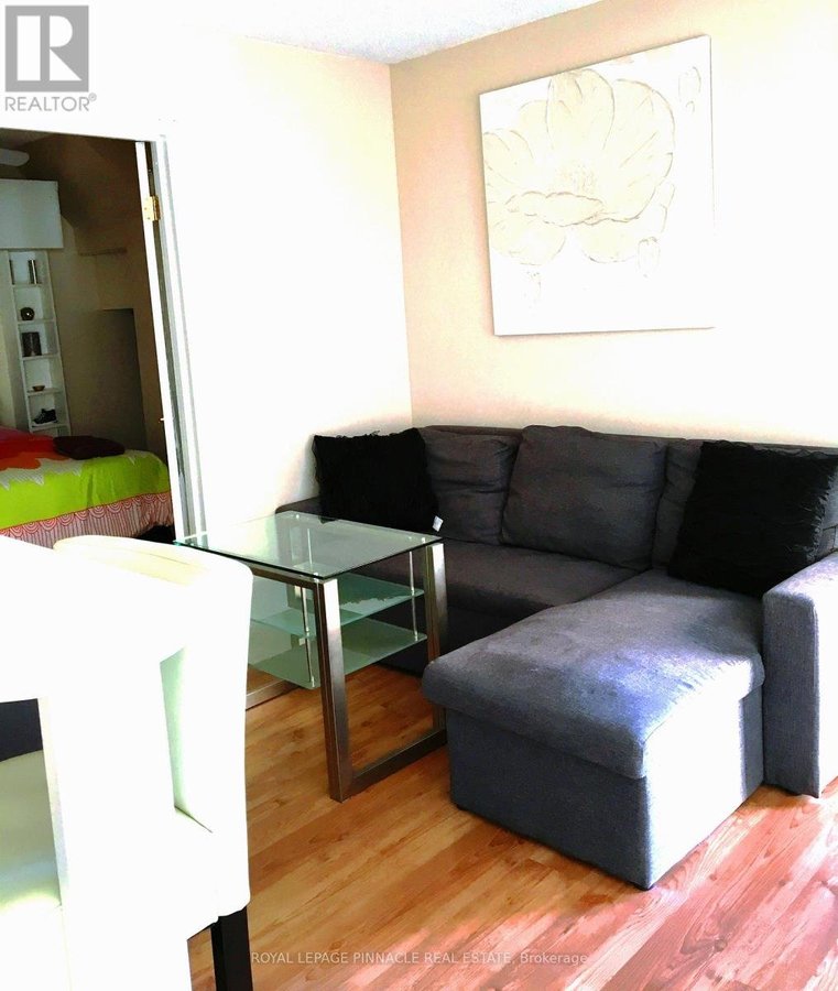 210 - 26 WESTERN BATTERY ROAD - Photo 7