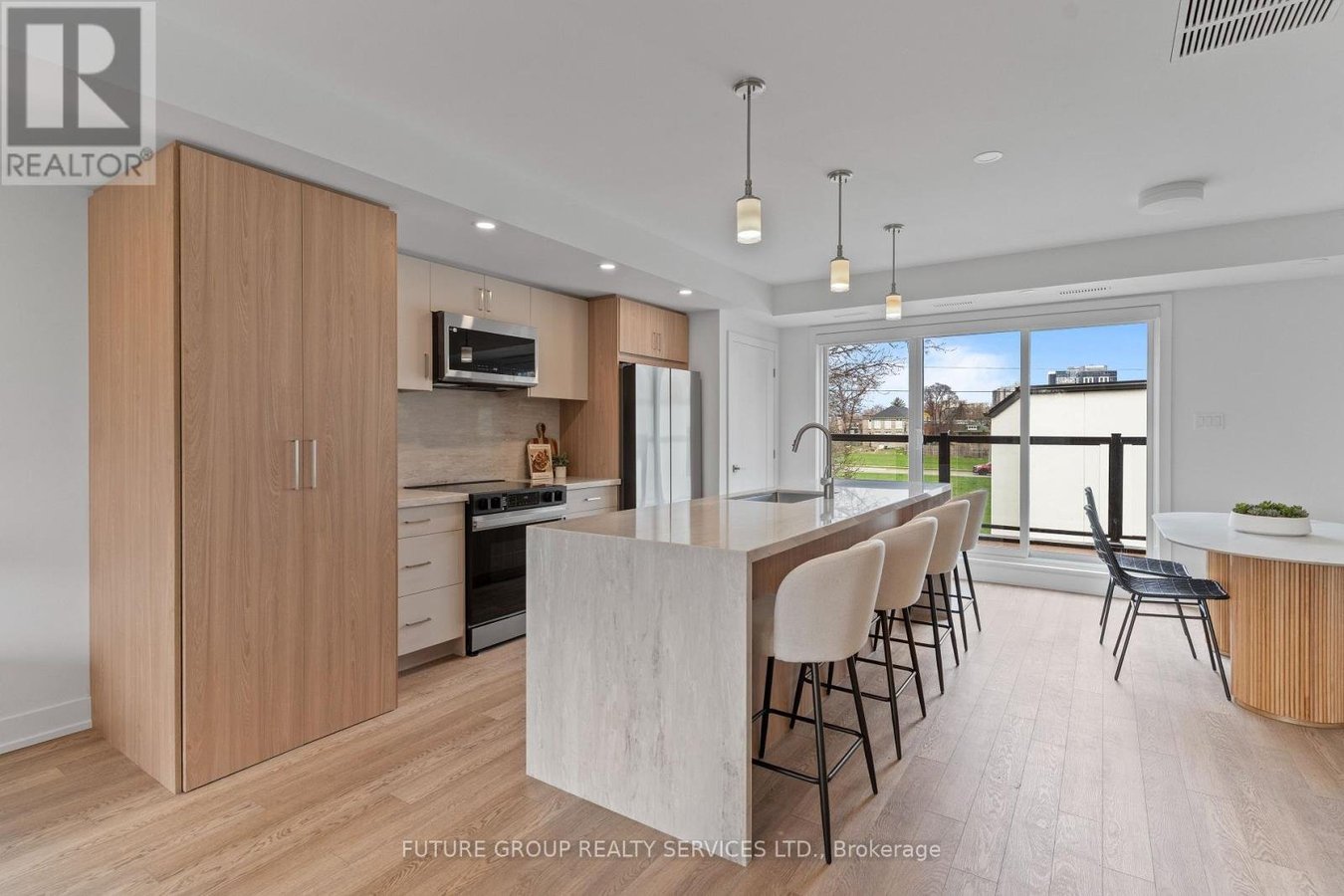 UNIT 3 - 15 ACORN AVENUE - Photo 2