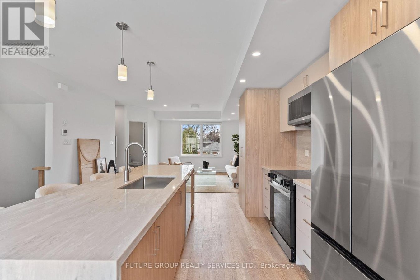 UNIT 3 - 15 ACORN AVENUE - Photo 6