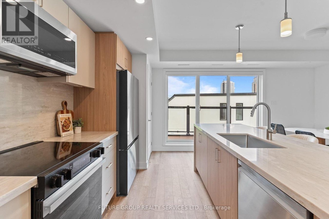UNIT 3 - 15 ACORN AVENUE - Photo 7