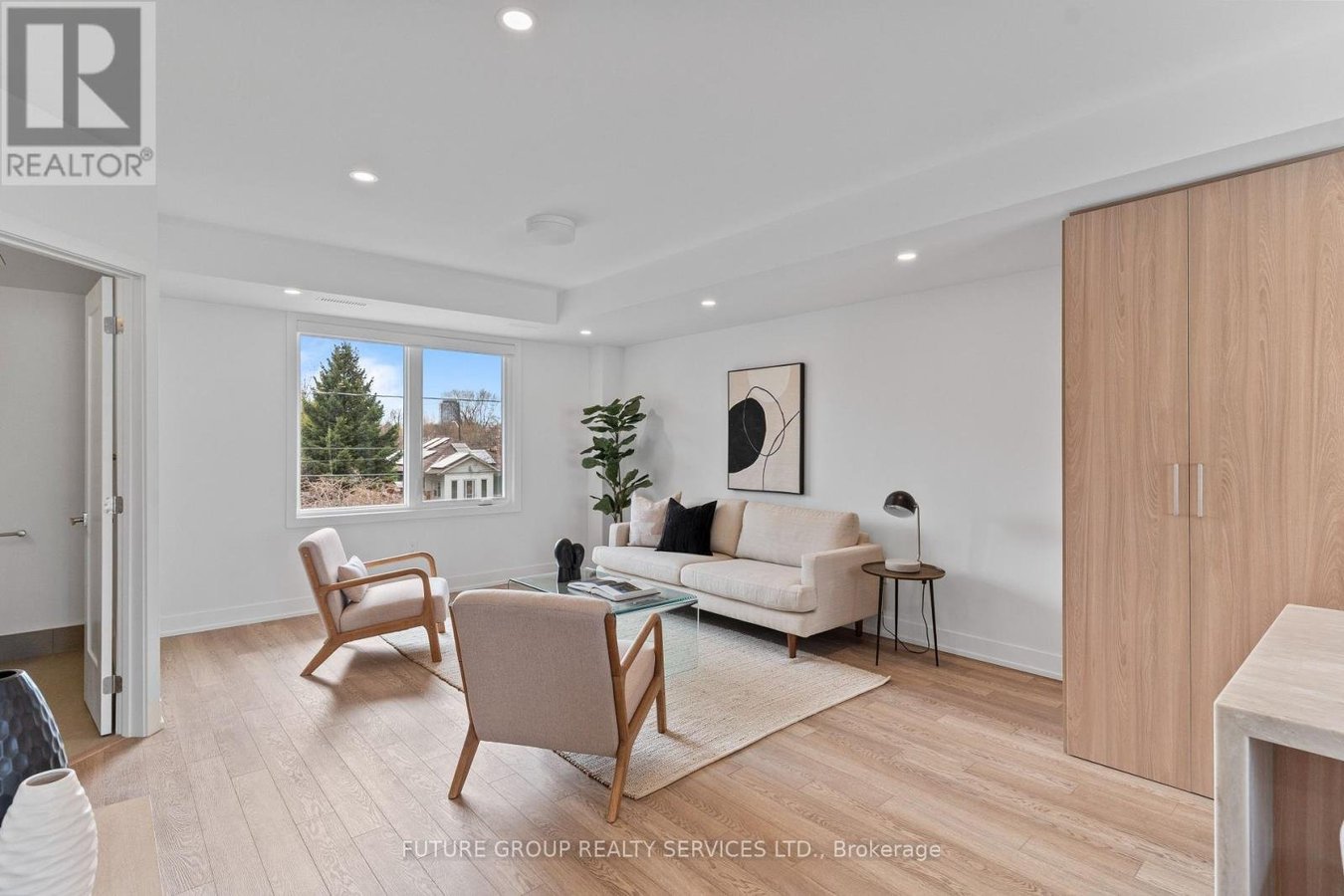 UNIT 3 - 15 ACORN AVENUE - Photo 11
