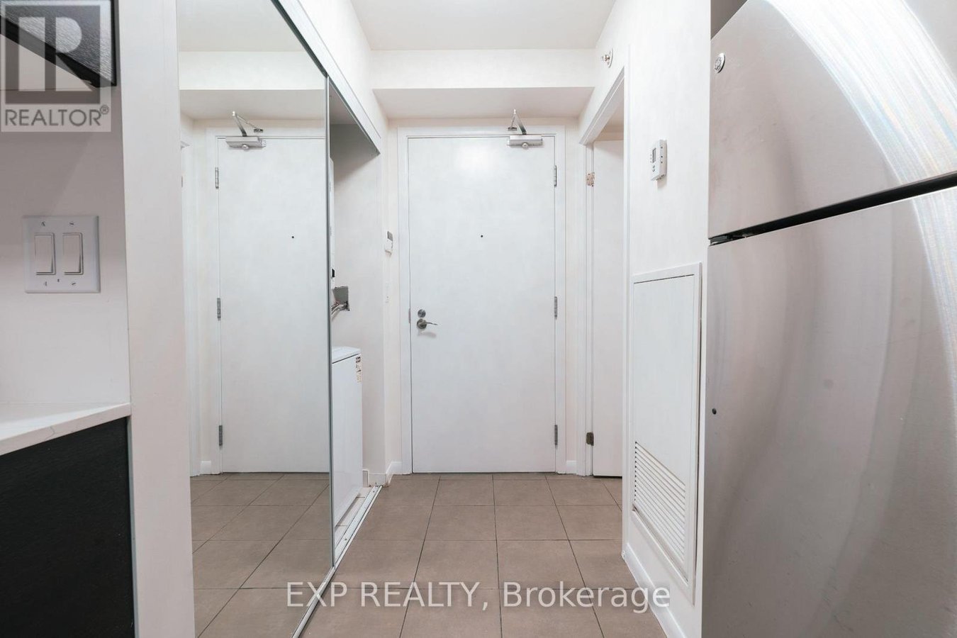 540 - 830 LAWRENCE AVENUE W - Photo 2