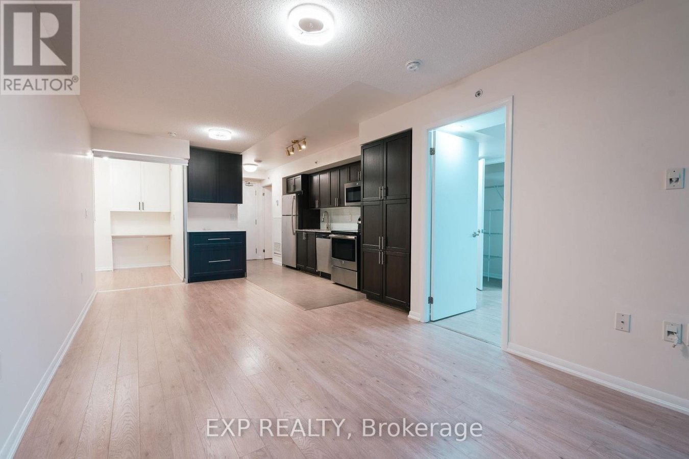 540 - 830 LAWRENCE AVENUE W - Photo 5