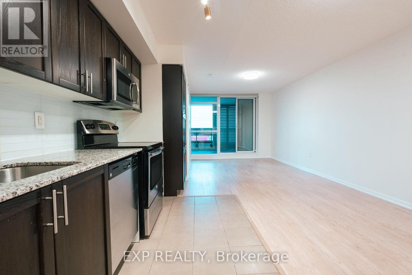 540 - 830 LAWRENCE AVENUE W - Photo 6