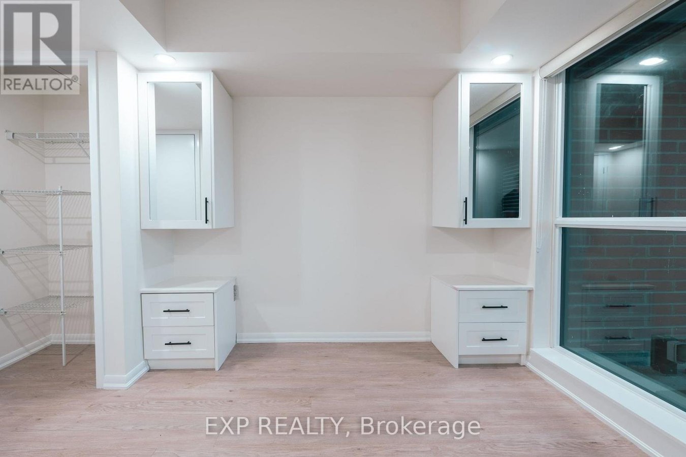540 - 830 LAWRENCE AVENUE W - Photo 9