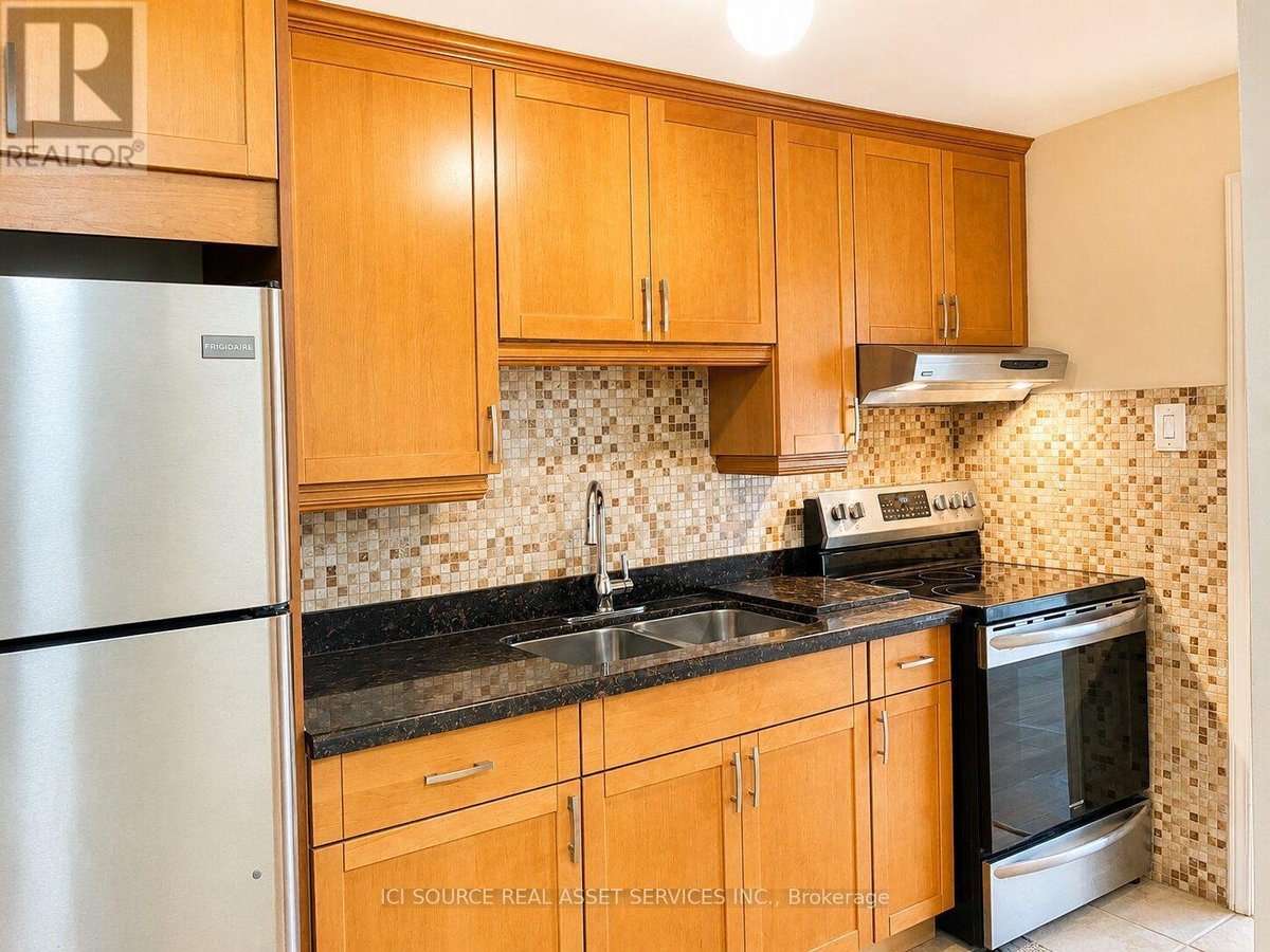 MAIN FL - 172 HUMBERCREST BOULEVARD - Photo 6