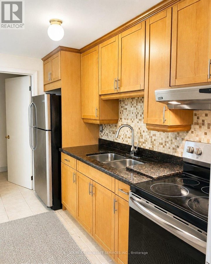 MAIN FL - 172 HUMBERCREST BOULEVARD - Photo 7