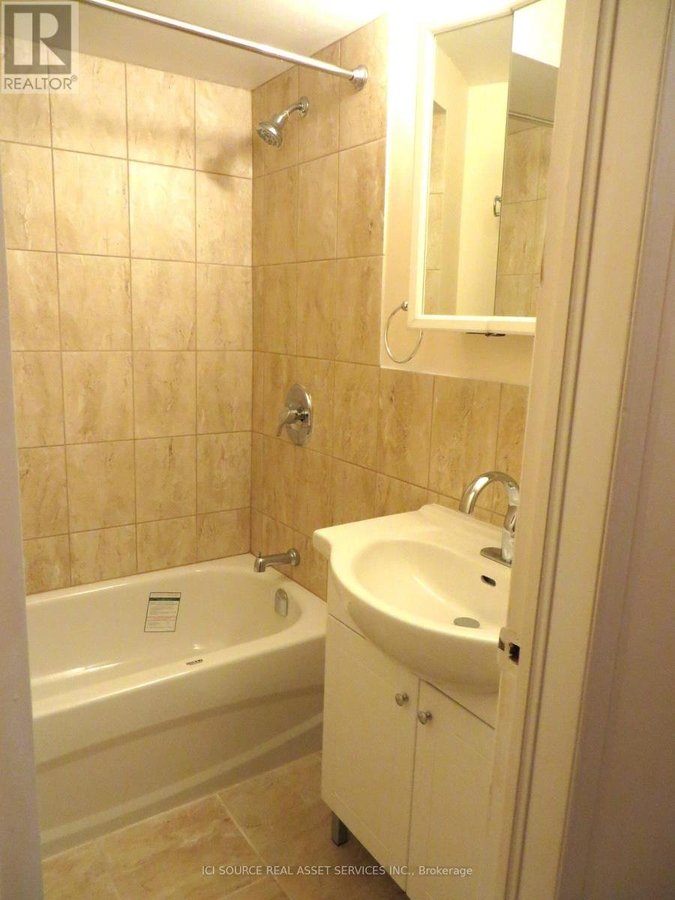 MAIN FL - 172 HUMBERCREST BOULEVARD - Photo 14