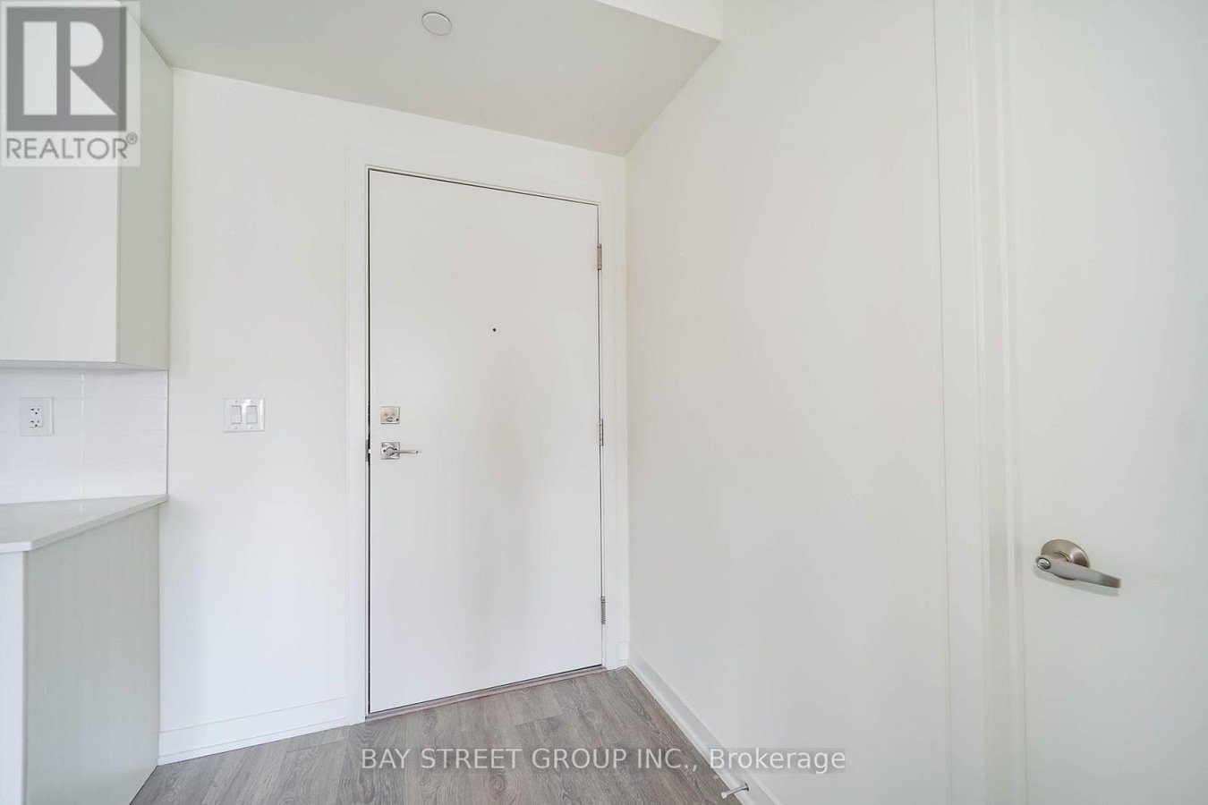 508 - 165 CANON JACKSON DRIVE - Photo 7