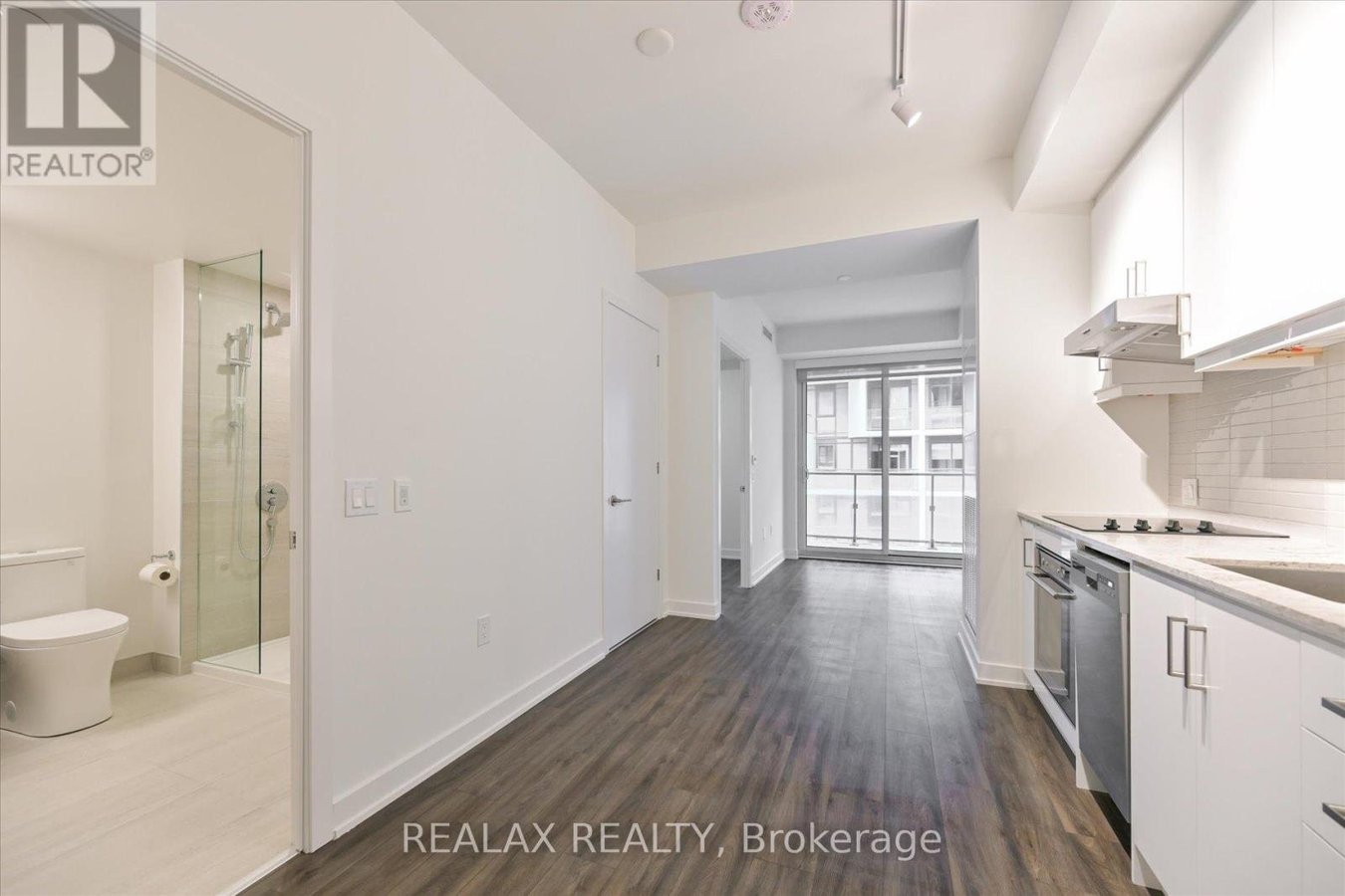 810 - 9 TECUMSETH STREET - Photo 3