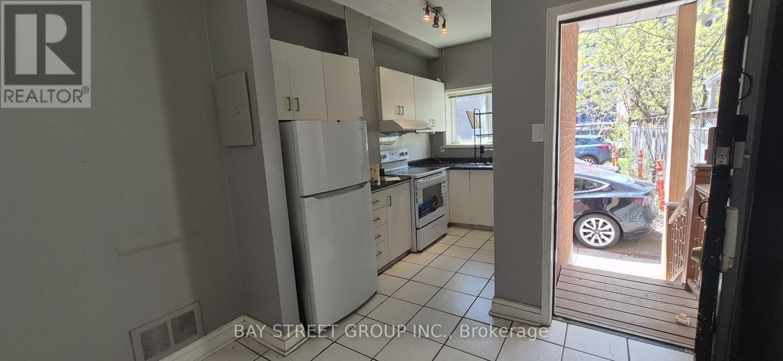 6 FERNDALE AVENUE - Photo 3