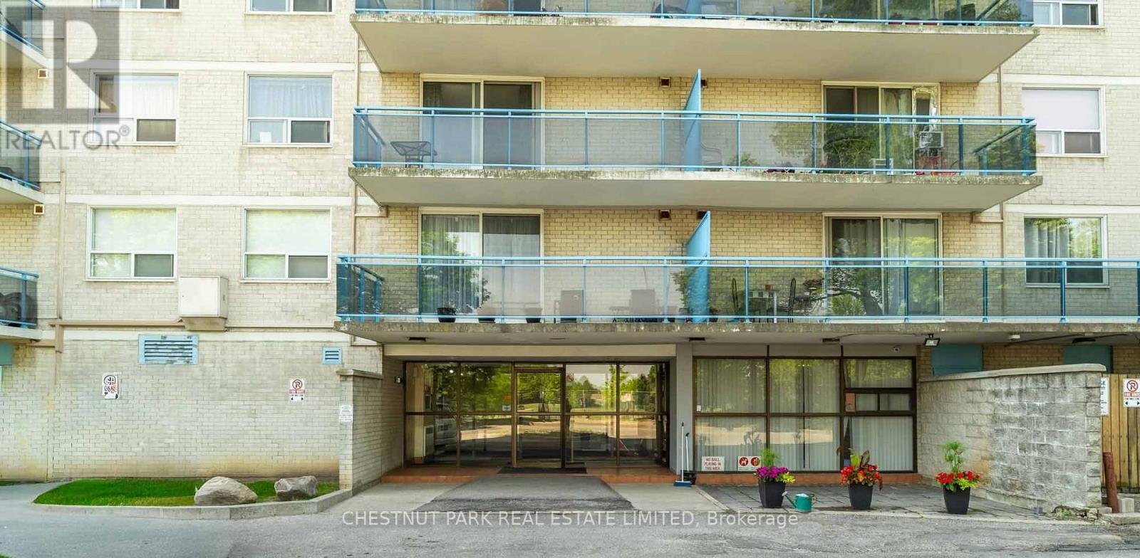 409 - 3700 LAWRENCE AVENUE E - Photo 2