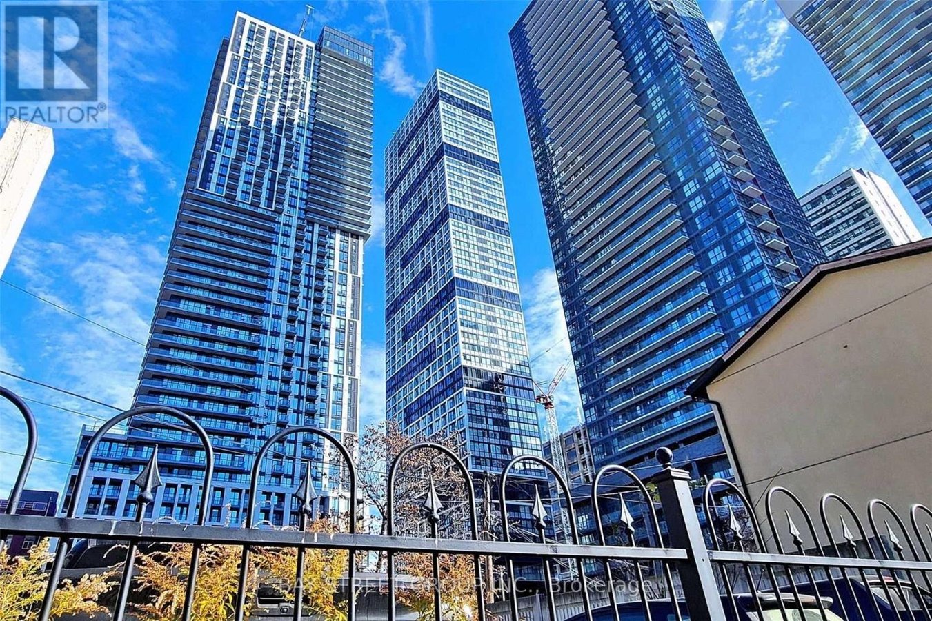 4311 - 181 DUNDAS STREET E - Photo 1