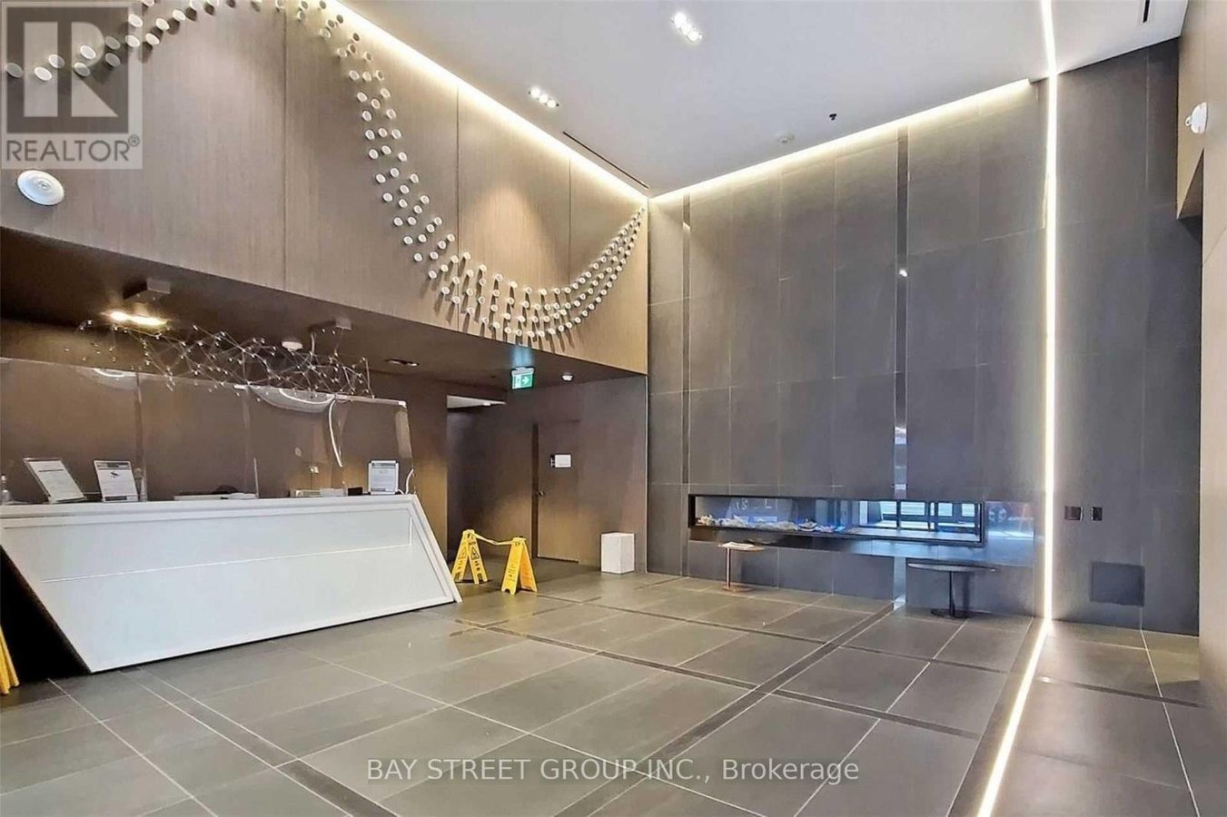 4311 - 181 DUNDAS STREET E - Photo 2