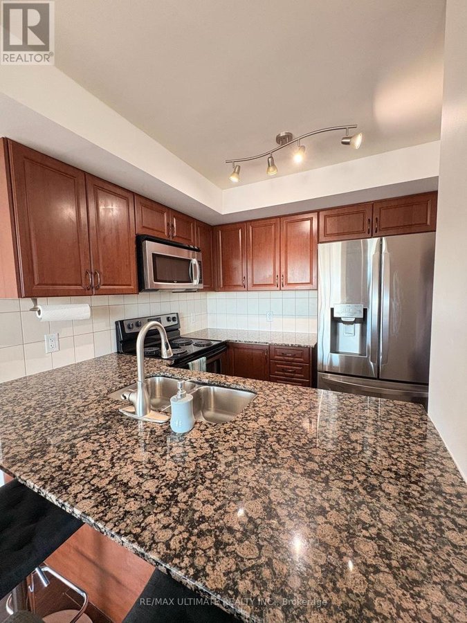 425 - 60 FAIRFAX CRESCENT - Photo 8
