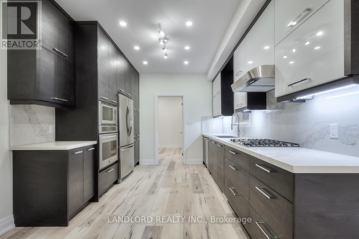 MAIN & BSMT - 100 MASSEY STREET - Photo 1