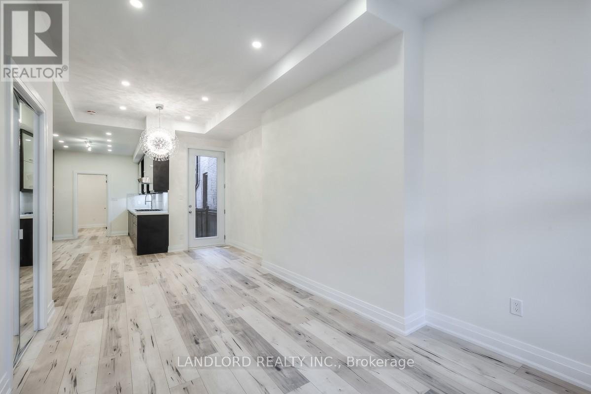 MAIN & BSMT - 100 MASSEY STREET - Photo 9